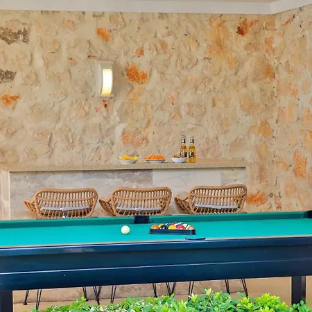 4 Bedroom - 4780 Villa
